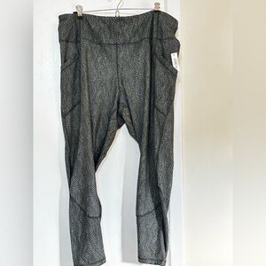 Amazon Essentials SZ 3X Leggings With Pockets. Black Gray, Green Pattern NWTags